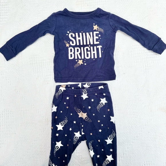 ⭐️2/$20 Children’s Place | size 0-3m EUC sparkling ✨ star print set. - Picture 2 of 4